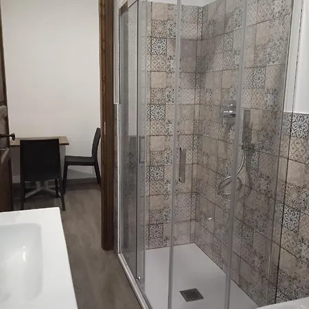 Sotto La Rocca Guest house *