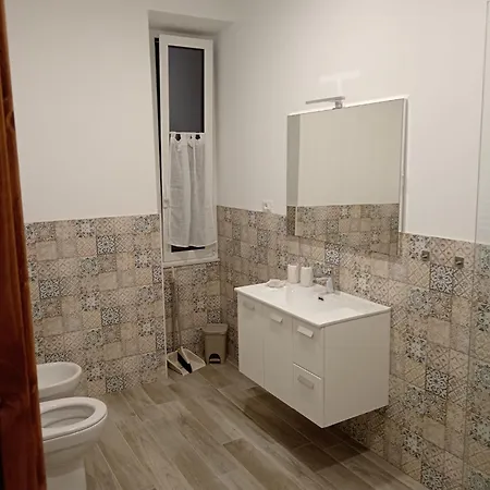 Sotto La Rocca Гостевой дом Финале Лигуре